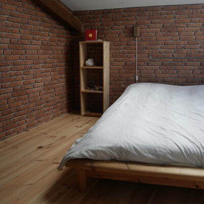 Chambre en parquet pin maritime noueux 140 x 23 x 2000mm