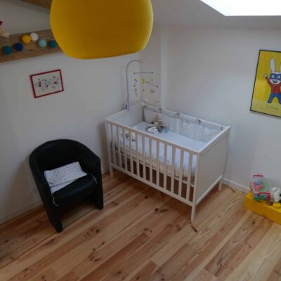 Chambre en parquet pin maritime noueux 140 x 23 x 2000mm
